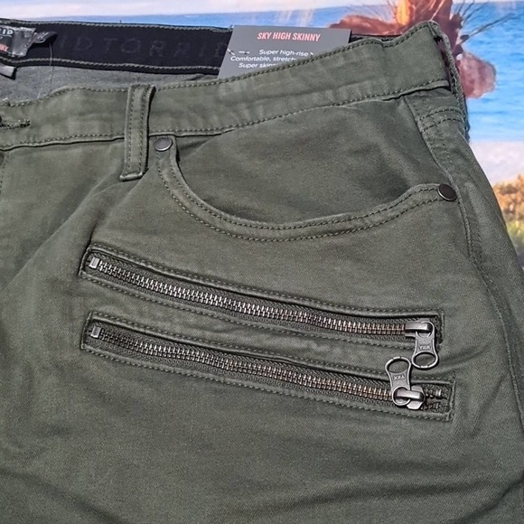 Torrid Sky High Skinny Jeans Size 24XS NWT - Picture 4 of 8